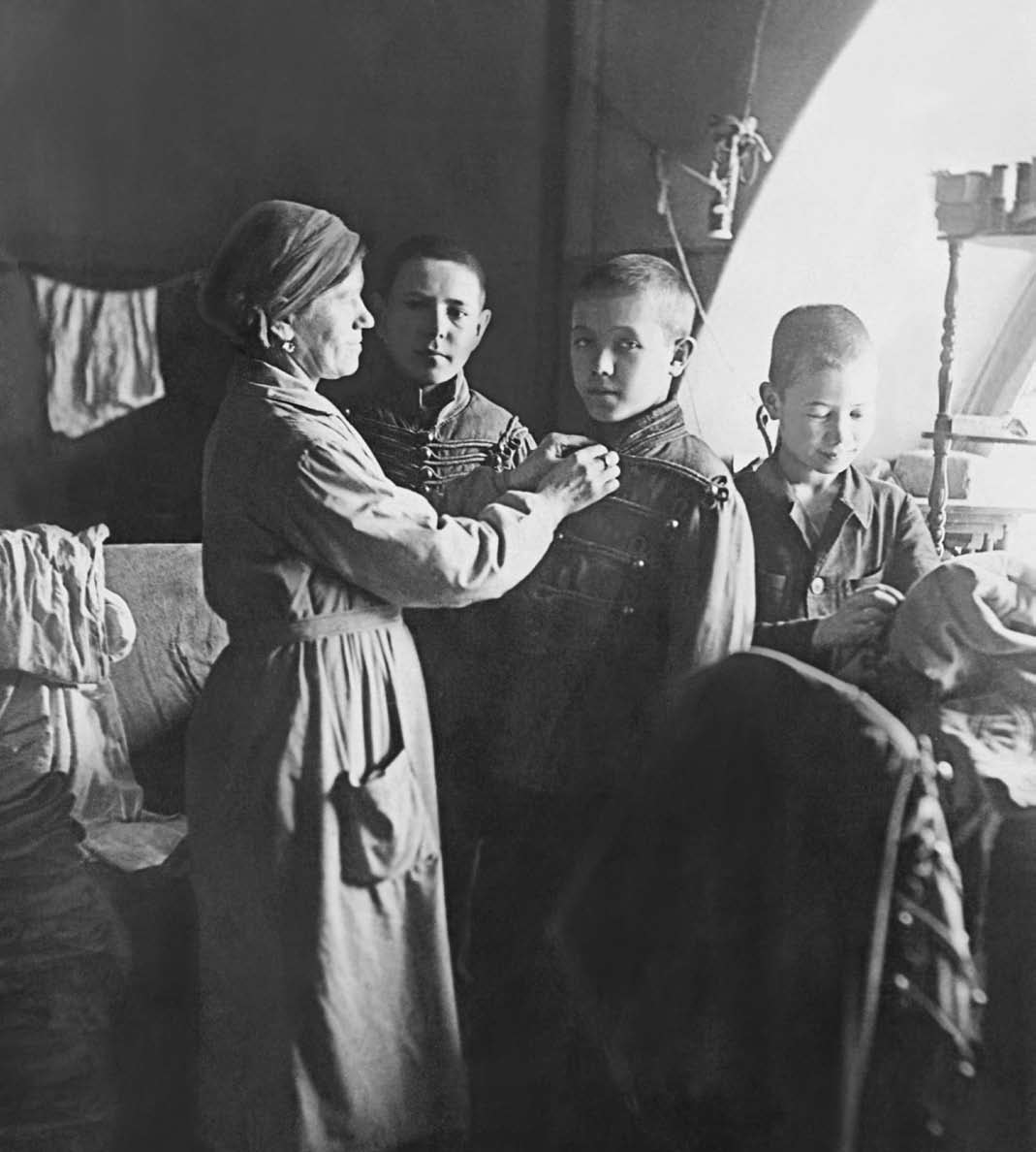 В-костюмерной-ЛХУ.-1943