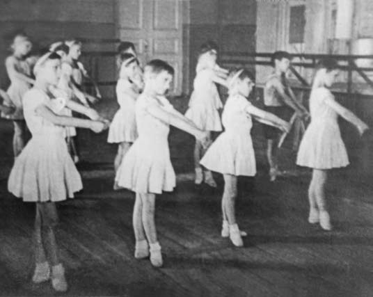 На-уроке-в-блокадном-Лениграде.-1943