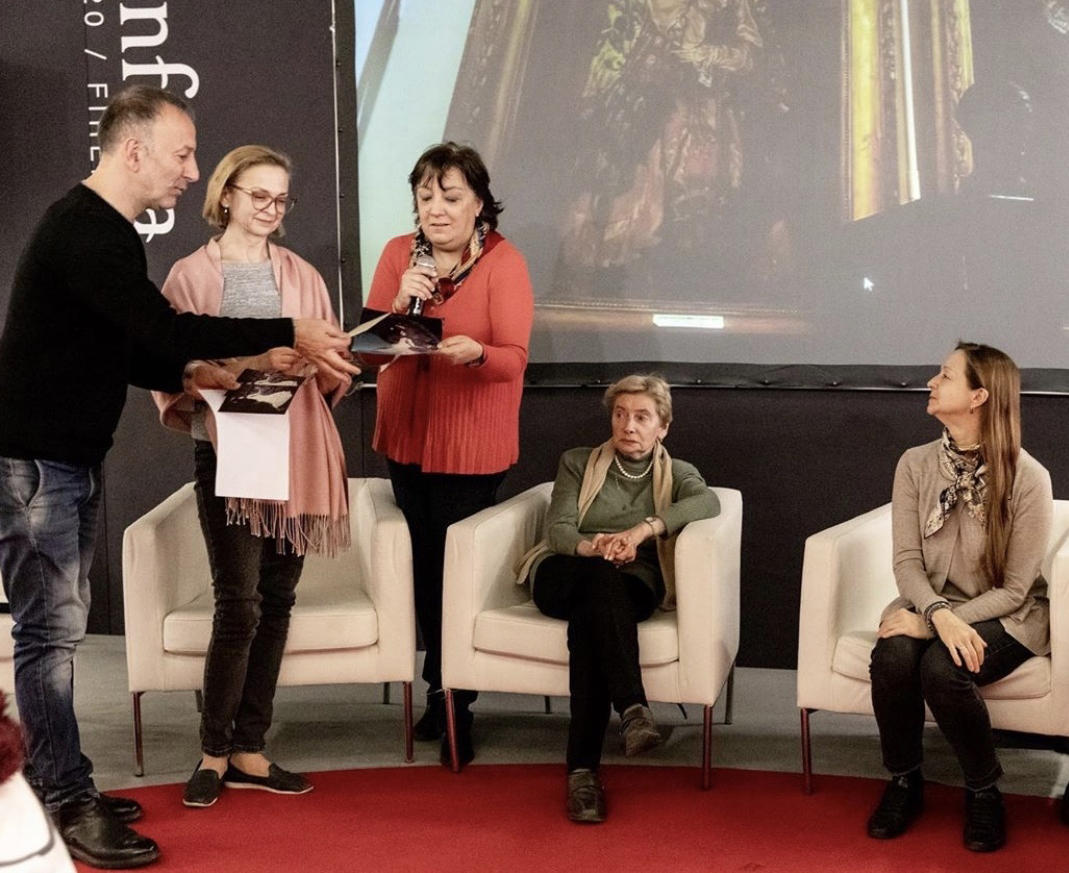 Передача балетных туфель Карлы Фраччи в дар Академии