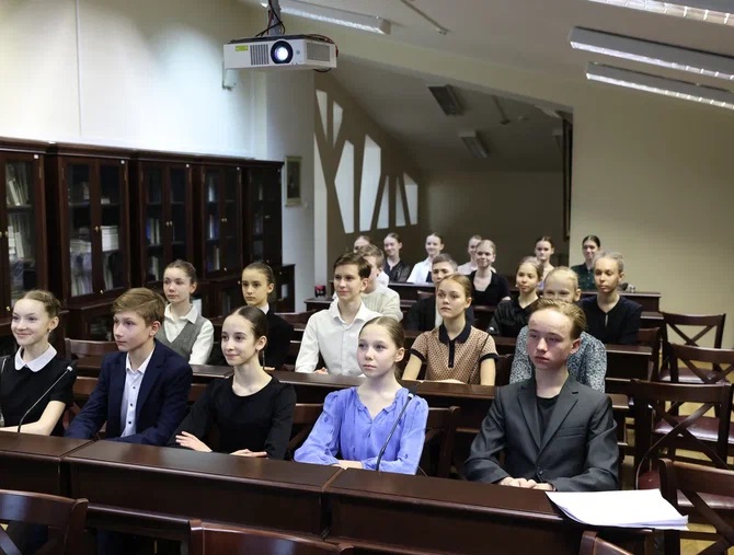 Учащиеся 4/8 класса Академии